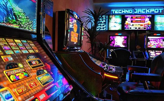پاکستان میں Super Jackpot کا آن لائن کیسینو سیکشن کھولیں۔